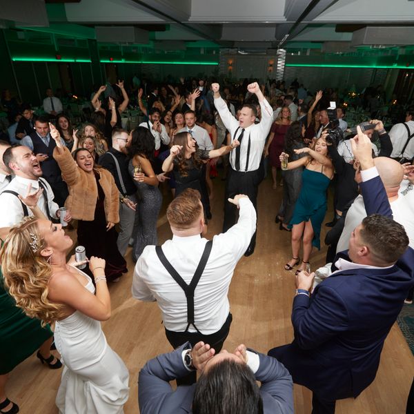 A dance floor packed for Francesca & John's wedding reception.